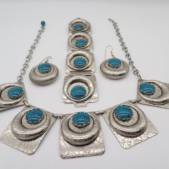 Jewelry - Vintage Faux Turquoise and Silver tone necklace, bracelet, and wire earrings.